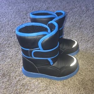 Toddler snow boots